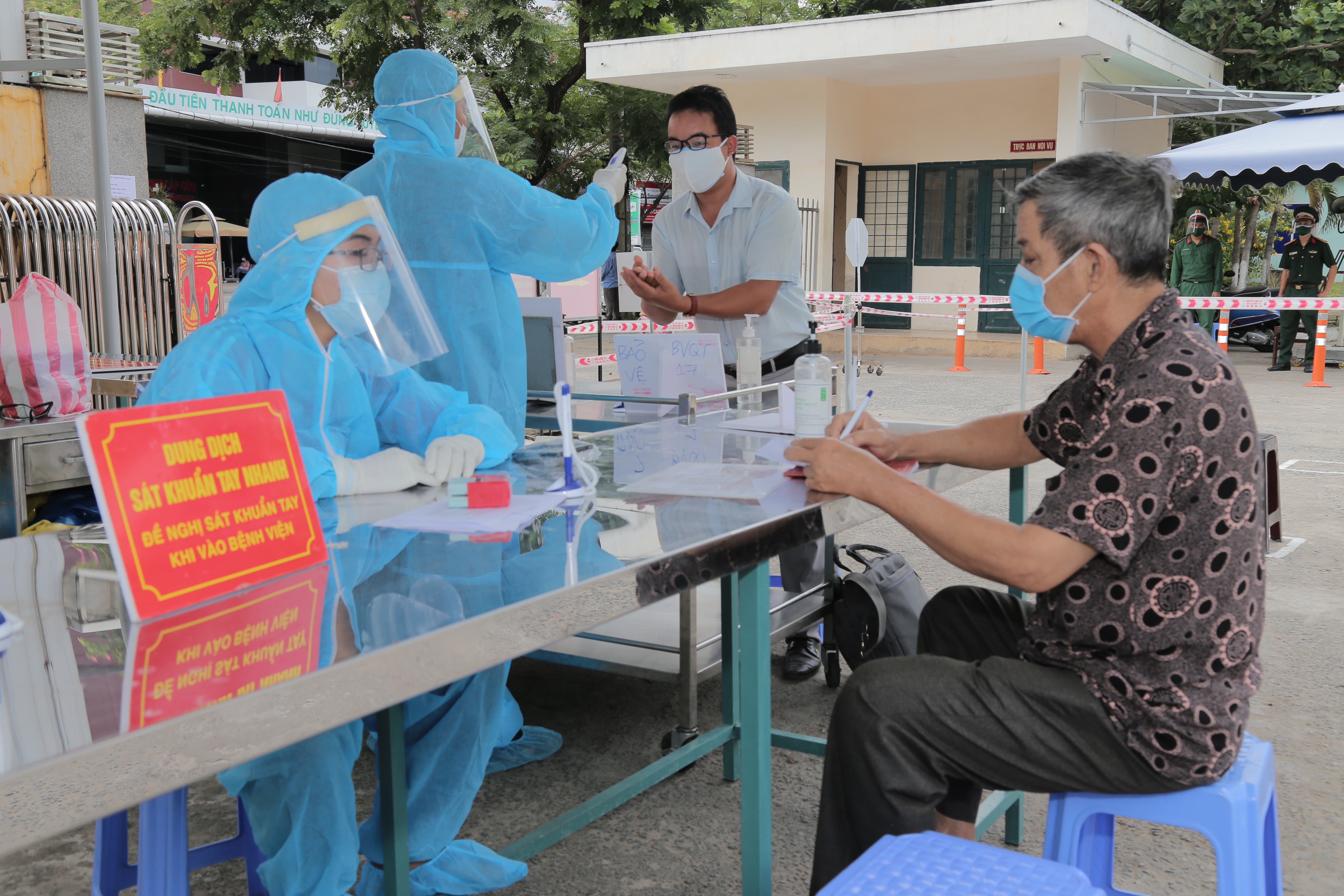 “Nhiệm vụ chiến đấu thời bình” của Bệnh viện Quân y 17